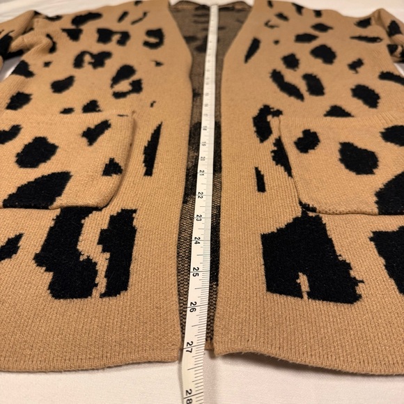 Oversized Animal Print Cardigan - Picture 4 of 11